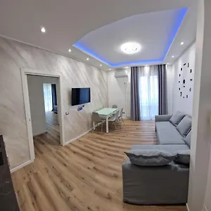 https://residence-laura.it-lombardy.com